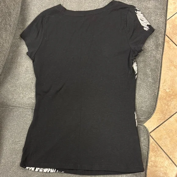 Kenneth Cole Black and White Short Sleeve Tee - Picture 5 of 5